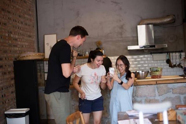Quelles sont les astuces pour bien vivre en colocation à Paris ?