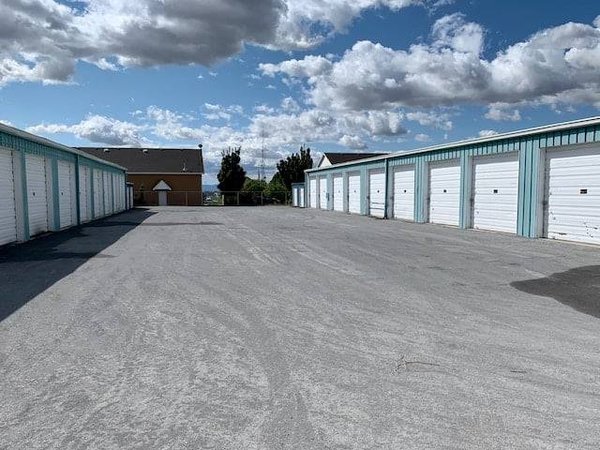 Quelles sont les étapes pour déménager et utiliser un box de garde-meuble suite à vente de sa maison près de Paris à Pontoise ?